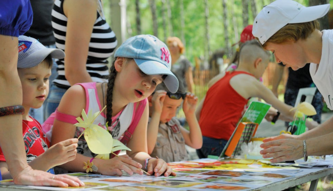 Kids learning outside