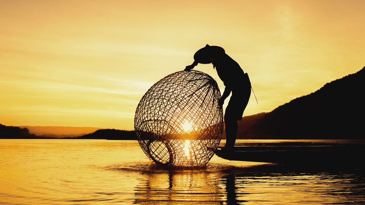 fishing in mekong river Thailand